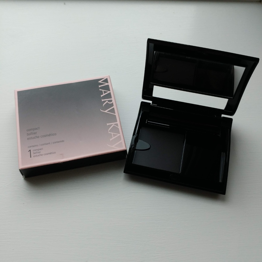 Mary Kay Compact (unfilled)